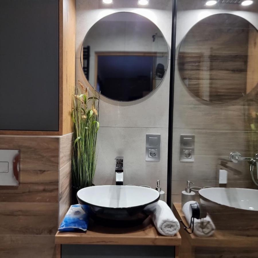 Apartament Luxloft Apartment เปียโควิเซ ภายนอก รูปภาพ